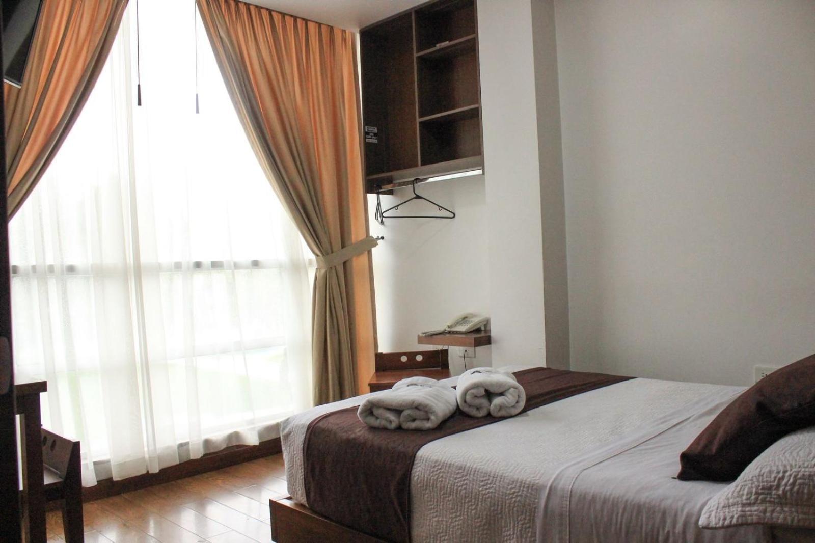Hostal Camil Loja Luaran gambar