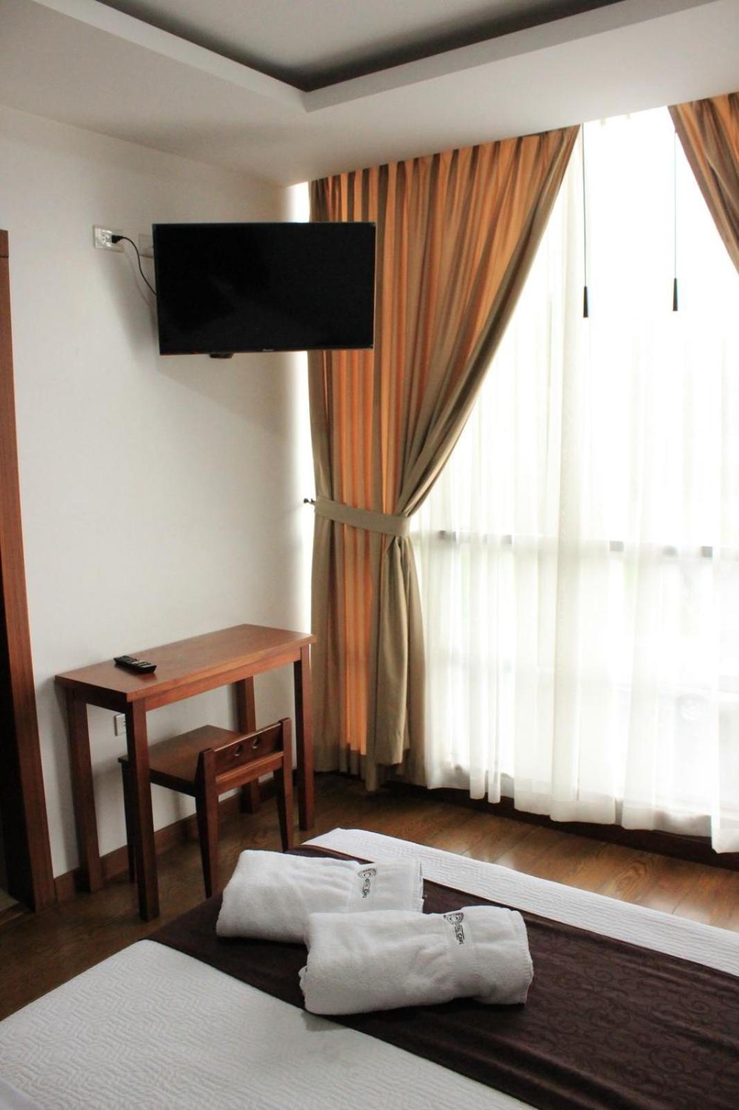 Hostal Camil Loja Bilik gambar