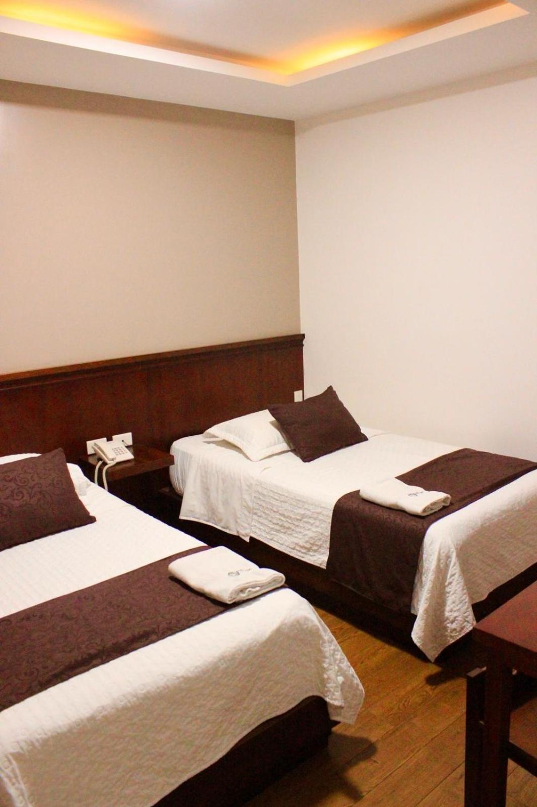 Hostal Camil Loja Luaran gambar